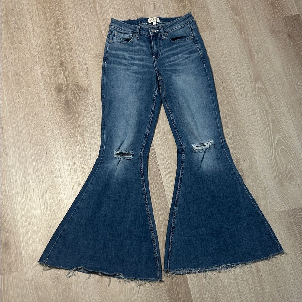 Shyanne Super Flare Western Style Distressed Raw Hem Denim Jeans Sz 28